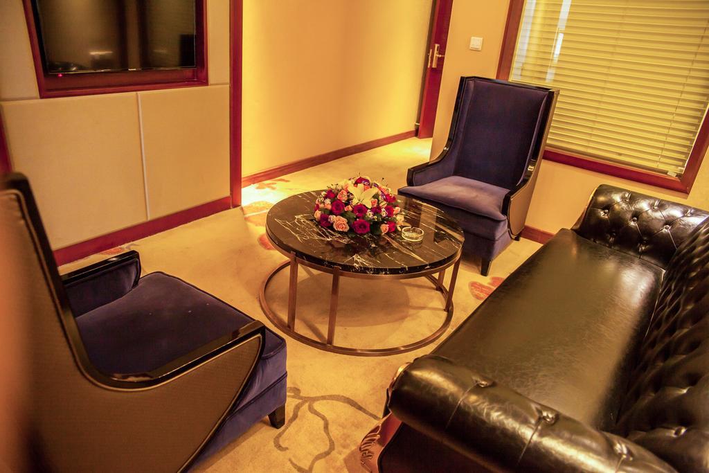 Xiangjiang Hotel Куньмин Экстерьер фото